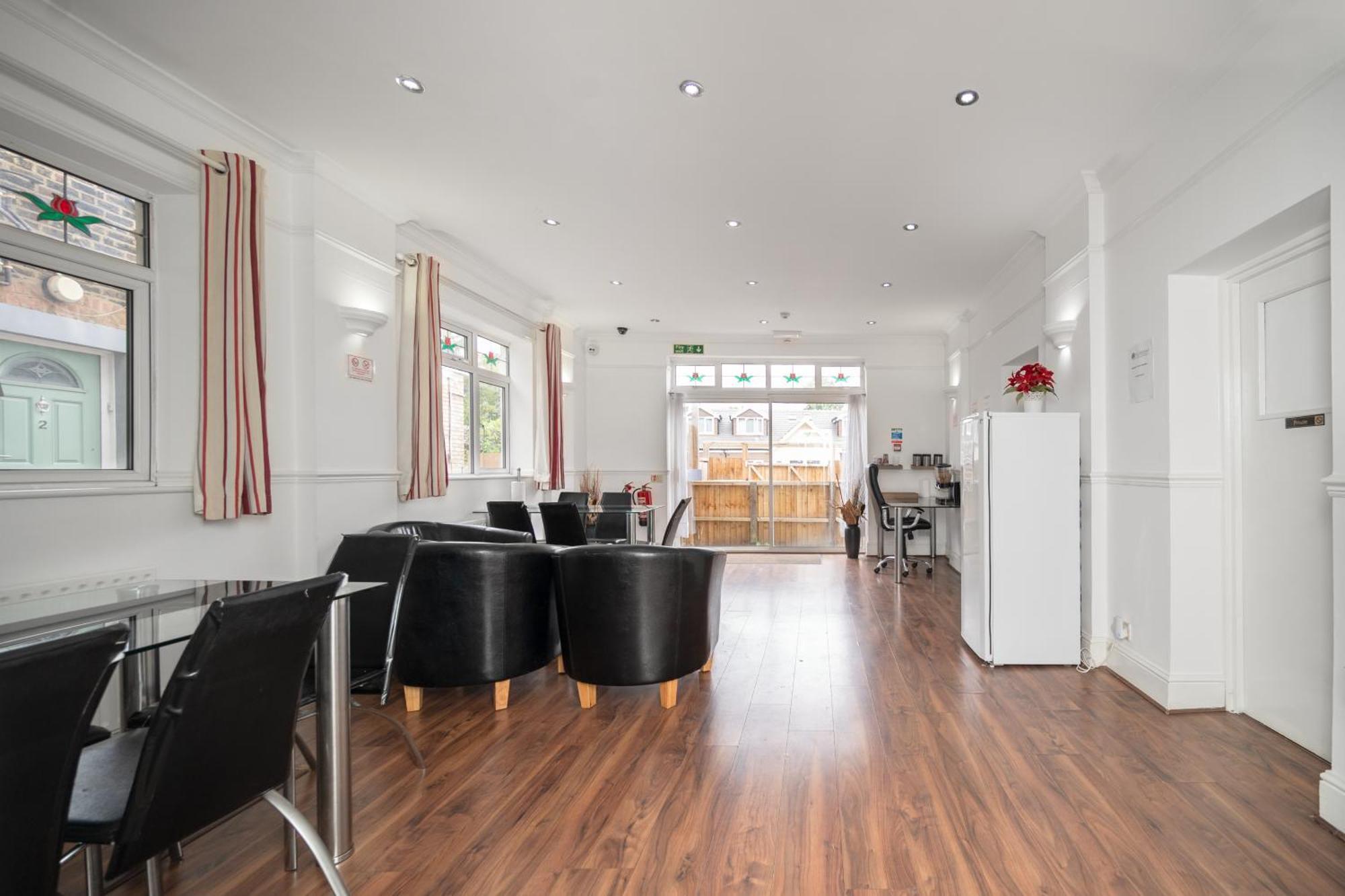 Flexistay Norbury Aparthotel London Ngoại thất bức ảnh