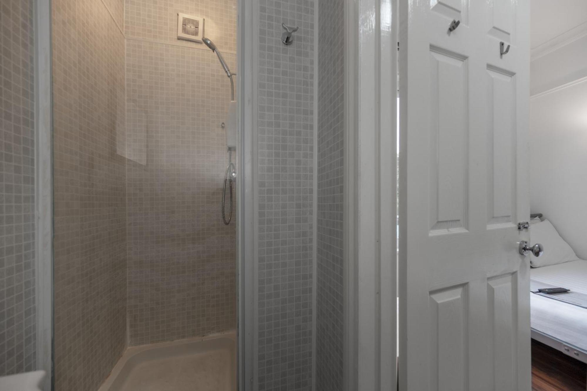 Flexistay Norbury Aparthotel London Ngoại thất bức ảnh