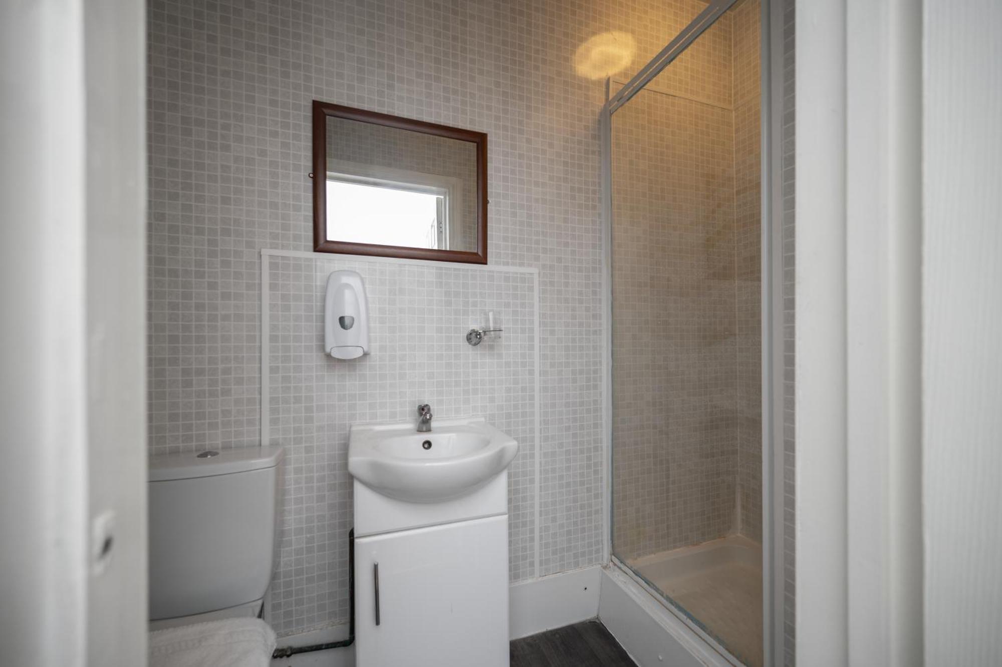 Flexistay Norbury Aparthotel London Ngoại thất bức ảnh