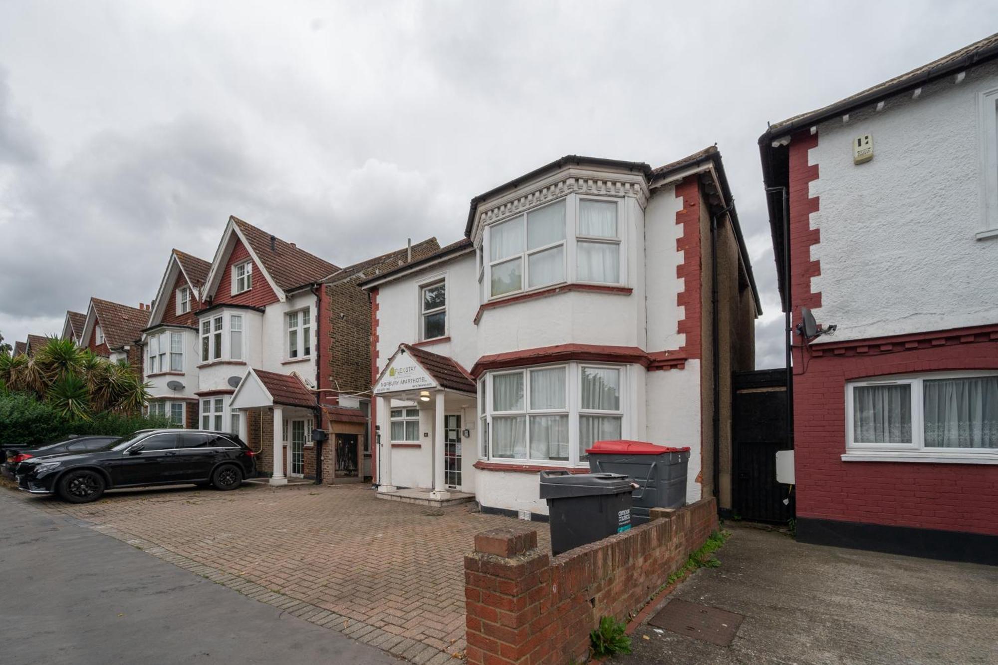 Flexistay Norbury Aparthotel London Ngoại thất bức ảnh