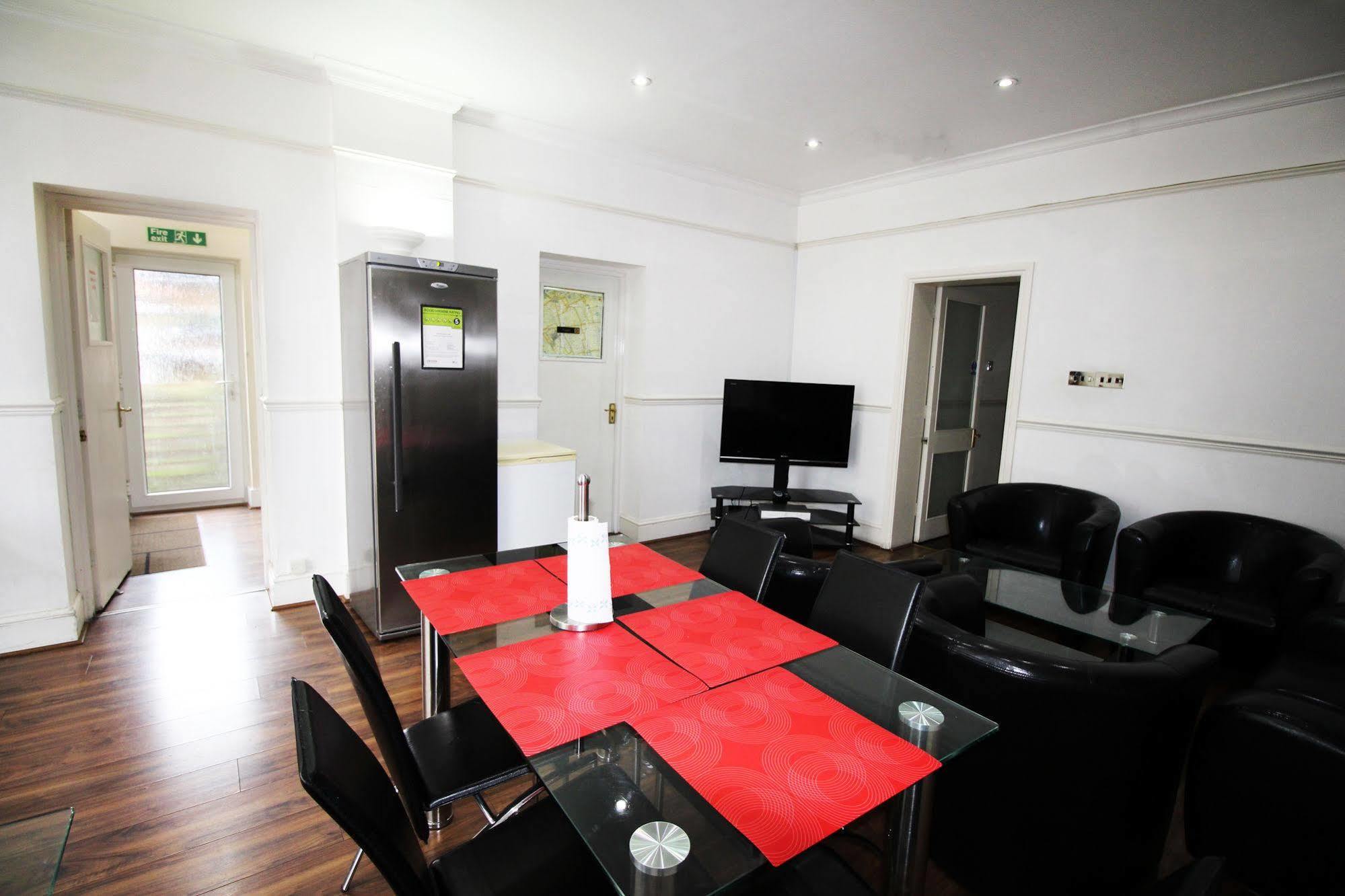 Flexistay Norbury Aparthotel London Ngoại thất bức ảnh